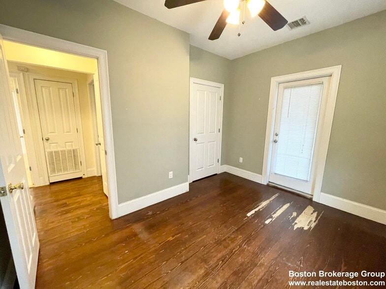 Building Photo - 178 Hillside St