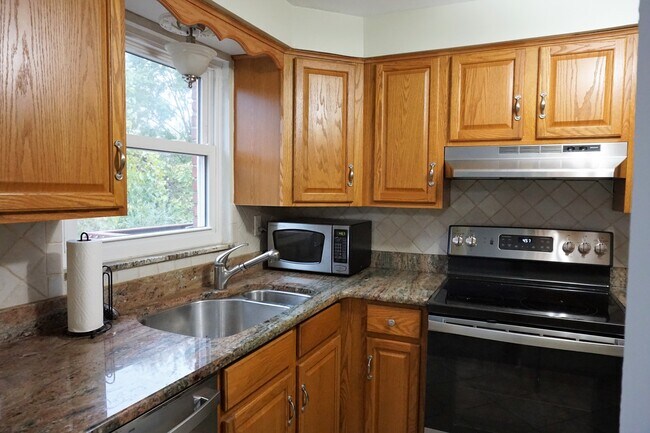 Building Photo - 3143 Glendale Ave