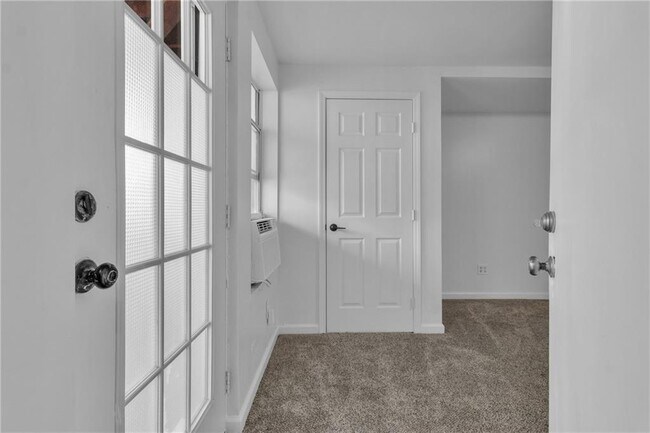 Building Photo - 9155 Nesbit Ferry Rd