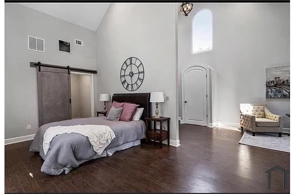 Building Photo - Room in House on Dill Ave SW