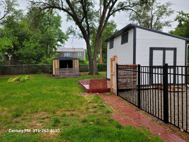 Building Photo - 5941 E Bellaire Ave