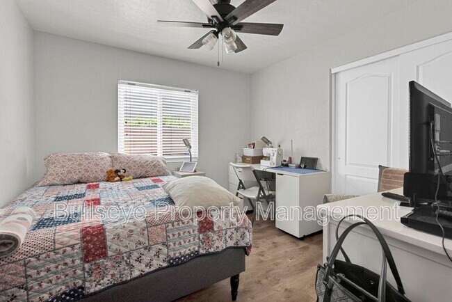 Building Photo - 809 S Lagoon Dr