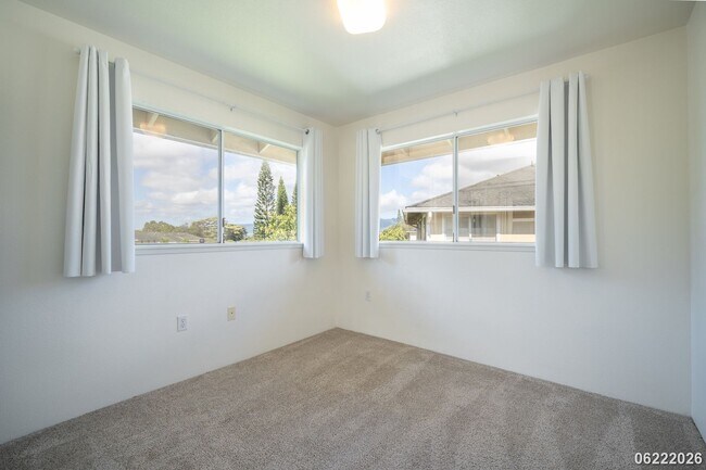 Building Photo - Available now!  3-bedroom, 2-bath, 2 parking Townhome in Mililani Mauka