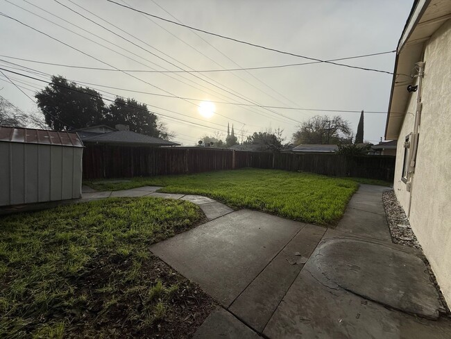 Building Photo - 2313 Manchester St