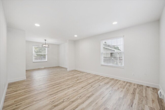 Building Photo - Bright, Modern Home on a Spacious Lot in a...