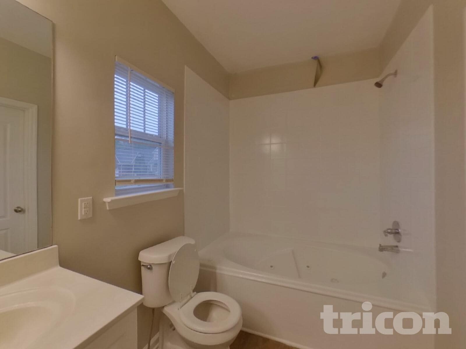 Building Photo - 1444 Bern Dr