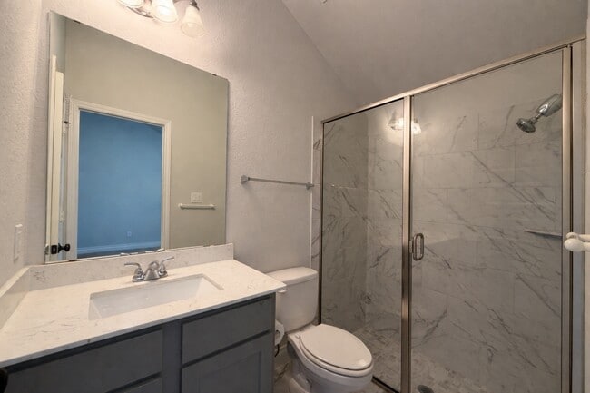 Building Photo - 12807 Spiegel St