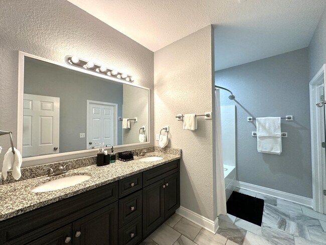 Building Photo - 113 Tranquility Dr