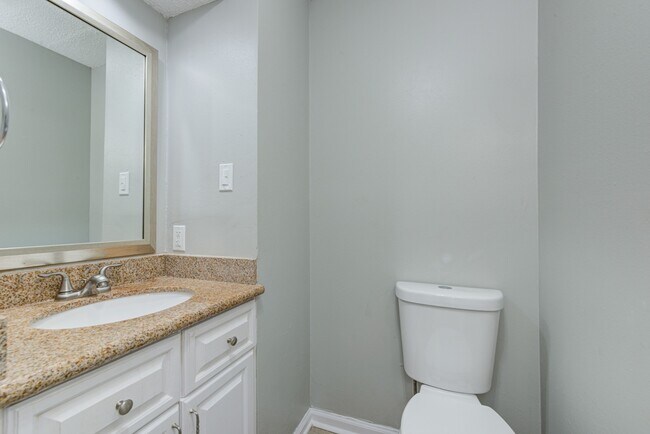 Building Photo - 15118 Chaseridge Dr