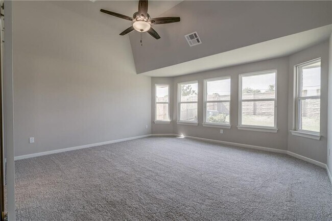 Building Photo - 6601 NW 150th Terrace