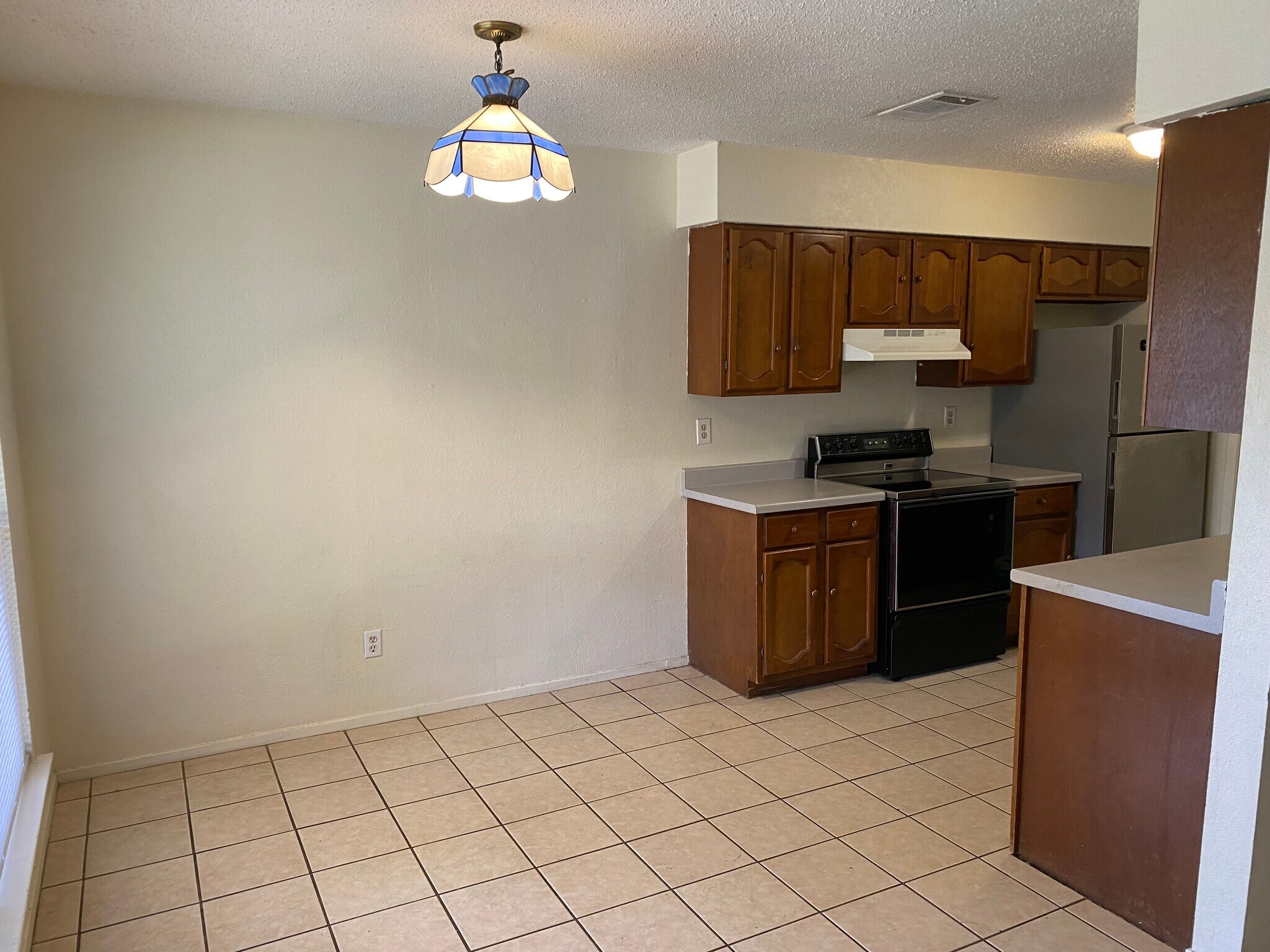 Dining/Kitchen - 2027 Castle Gate Cir