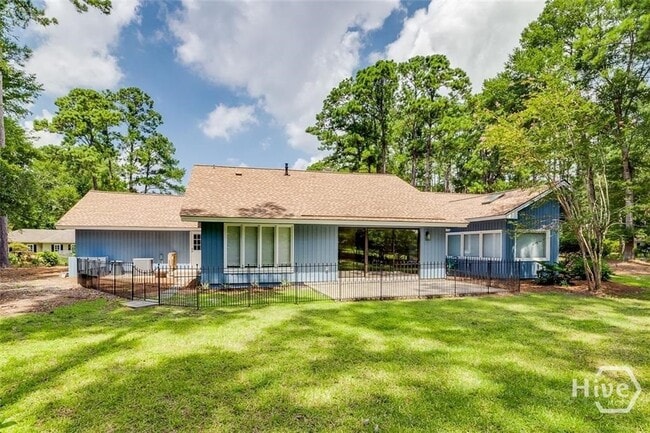 Building Photo - 14 Hemingway Dr