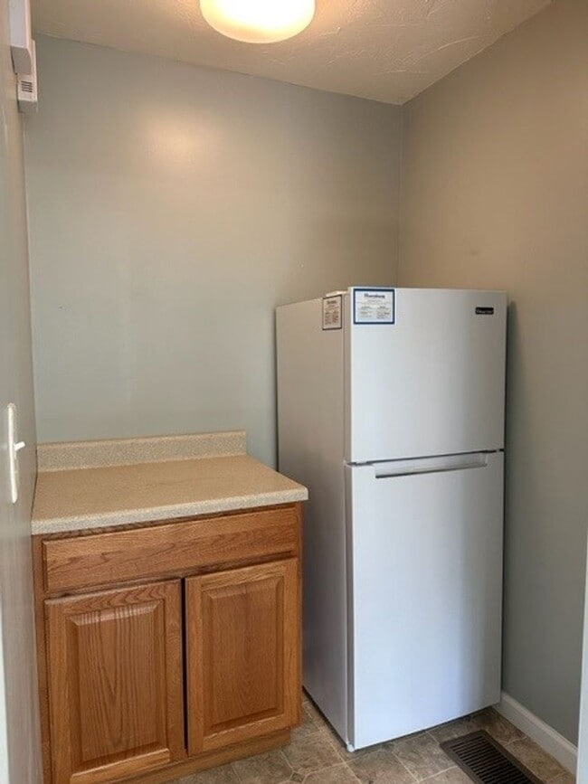 Building Photo - 851 Tioga St