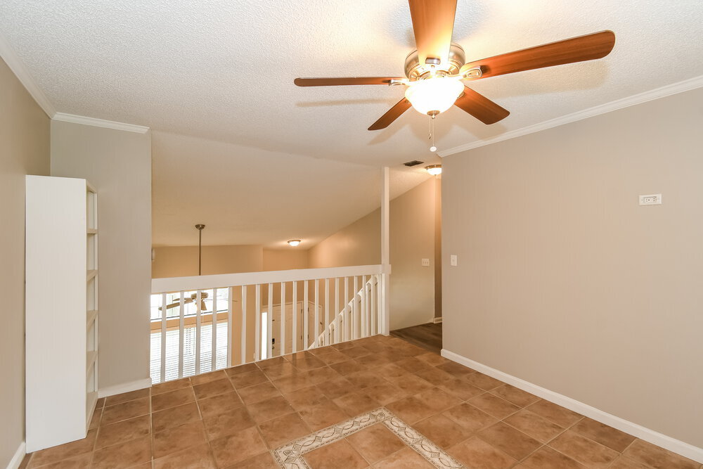 Building Photo - 9563 Sugar Hollow Ln