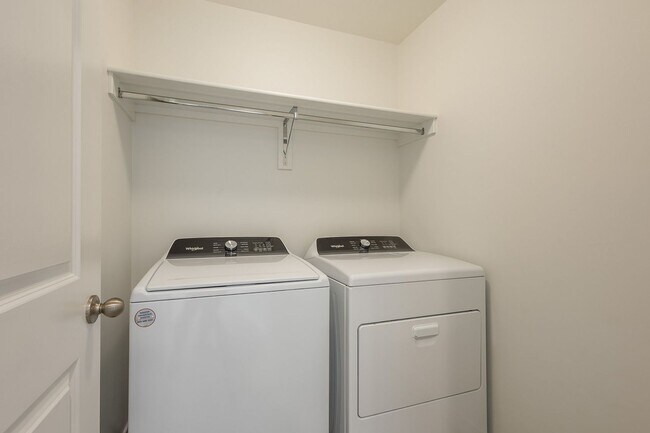 Building Photo - Brand New 3 bed 2.5 bath with flex room North Meridian