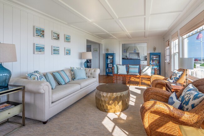 Building Photo - 159 Beach Ave