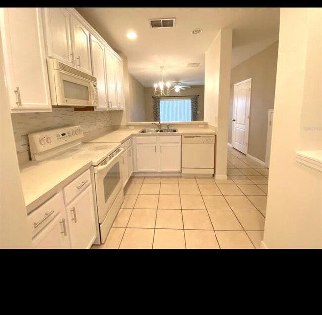 Building Photo - 10604 Savannah Wood Ct