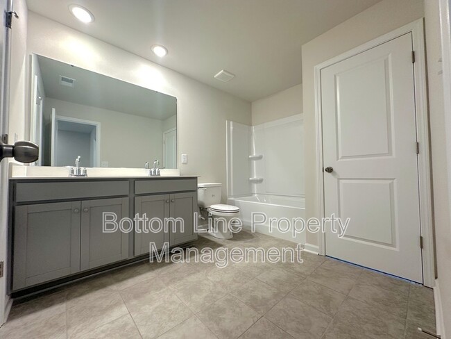 Building Photo - 4475 Potters Wheel Dr