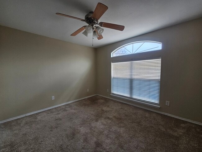 Building Photo - 3516 Valley Forge Dr