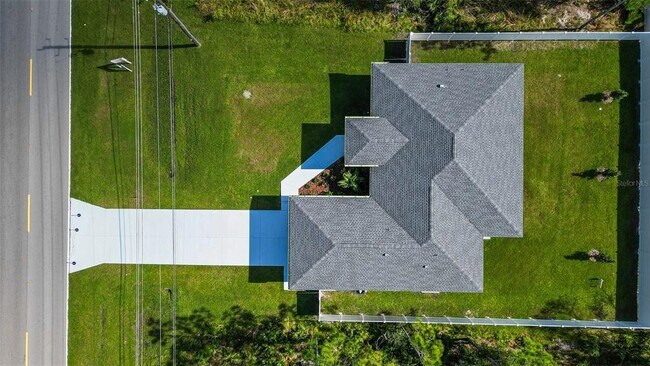 Building Photo - 6227 Tropicaire Blvd