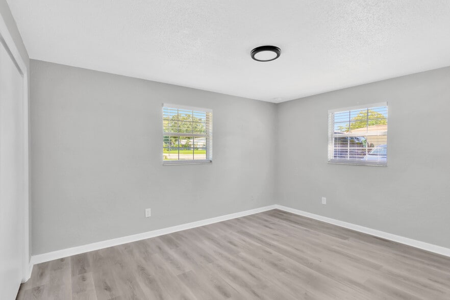 Building Photo - 1352 Tioga Ave