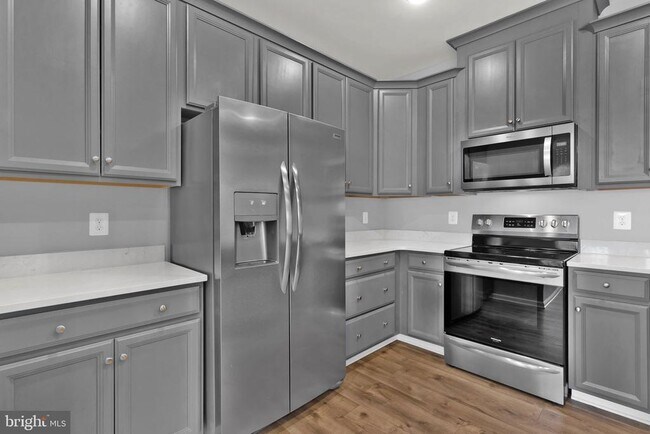 Building Photo - 9713 Glassy Creek Way