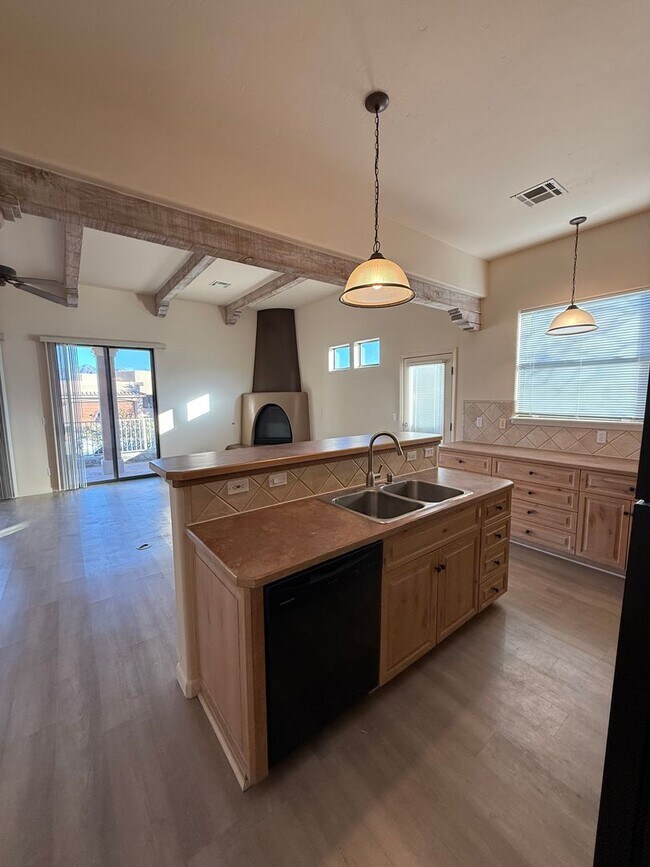 Building Photo - 1903 Coyote Ridge Dr