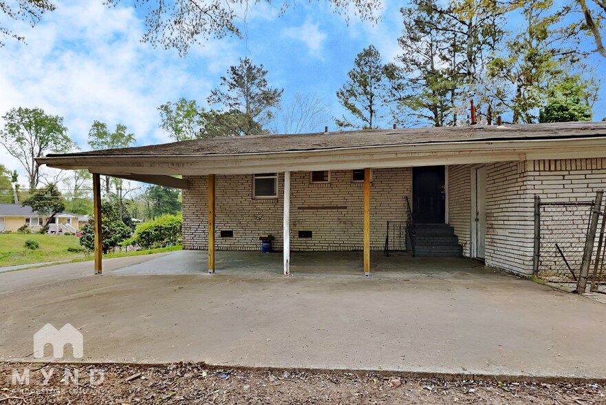 Building Photo - 39 Springside Dr SE