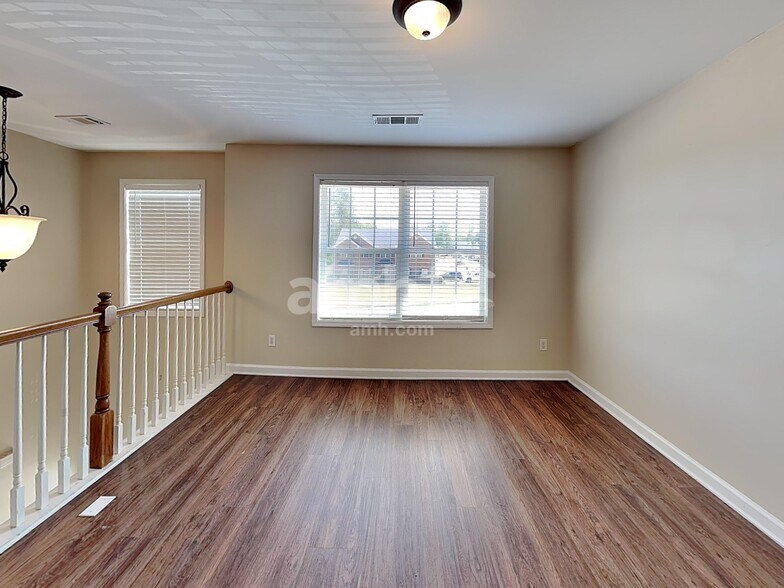 Building Photo - 5232 Lexmark Cir SW