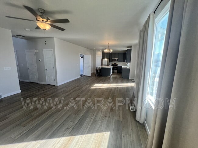 Building Photo - 1754 Oakwood Ln