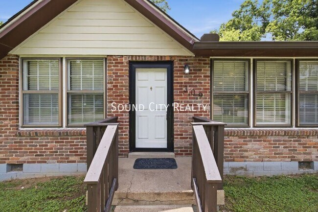 Building Photo - 309 Cathy Jo Dr