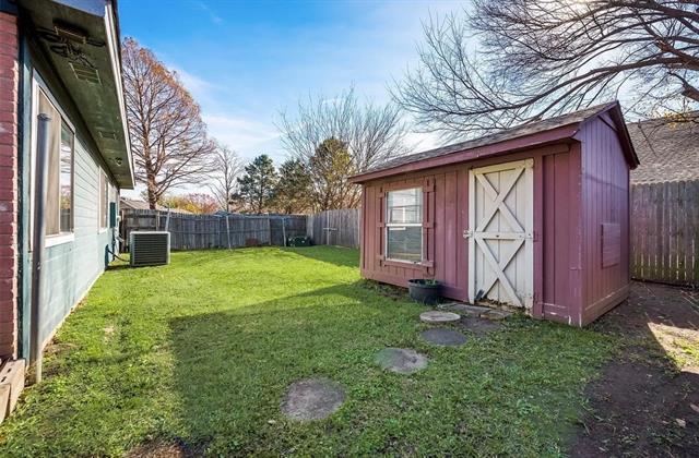 Building Photo - 812 Melville Dr