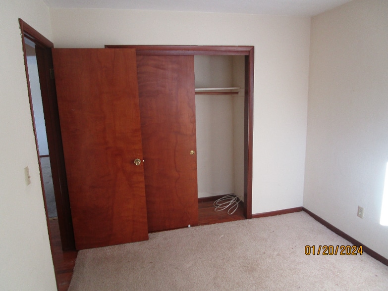 Building Photo - 744 N Webb Ave