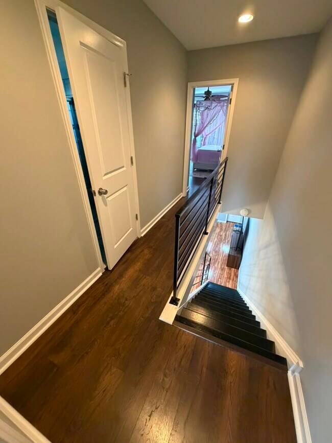 Building Photo - 1933 Cambridge St