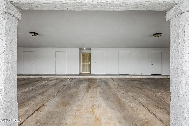 Building Photo - 1331 W Baseline Rd