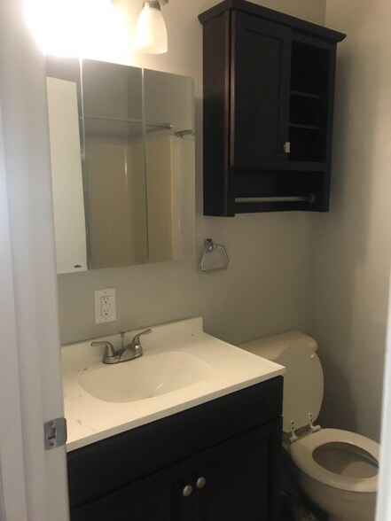 Building Photo - 2345 Stace St