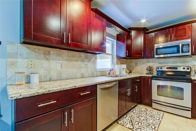 Building Photo - 6854 Circle Creek Dr