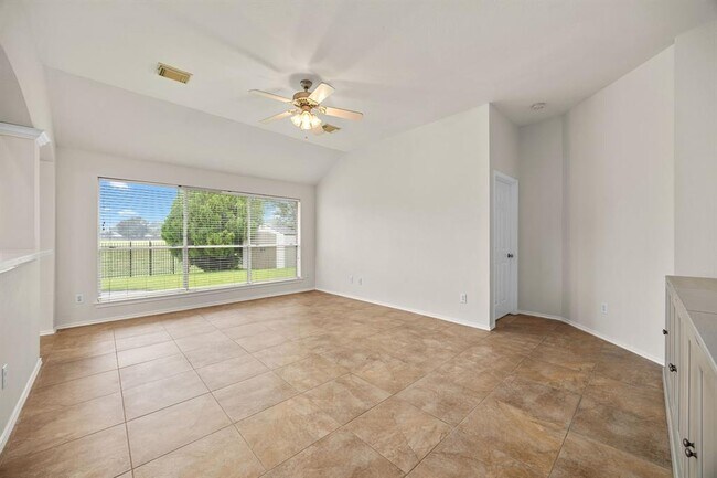Building Photo - 4702 Forest Home Dr