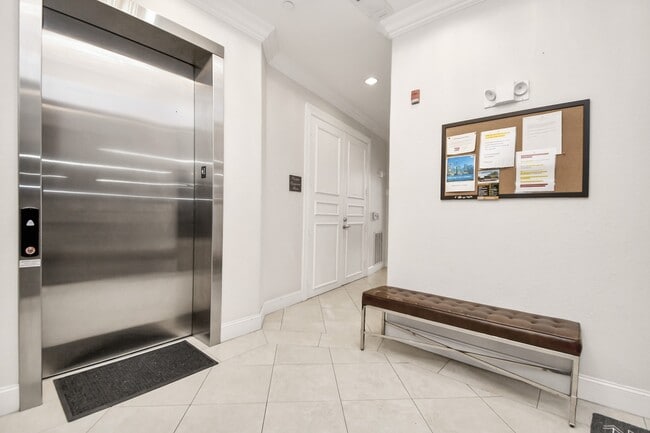 Building Photo - 2120 Kipling St