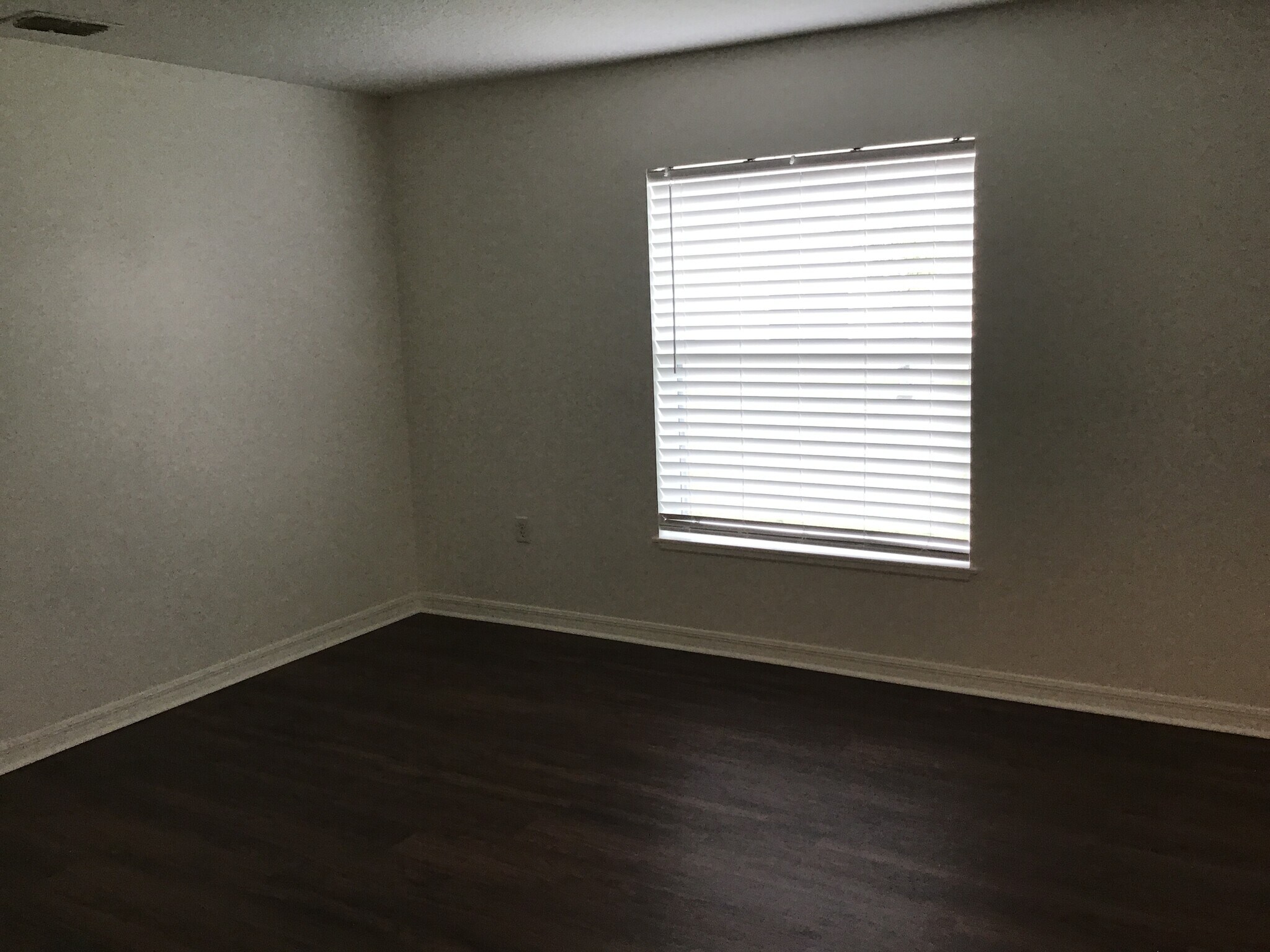 Building Photo - 5449 NW Wisk Fern Cir