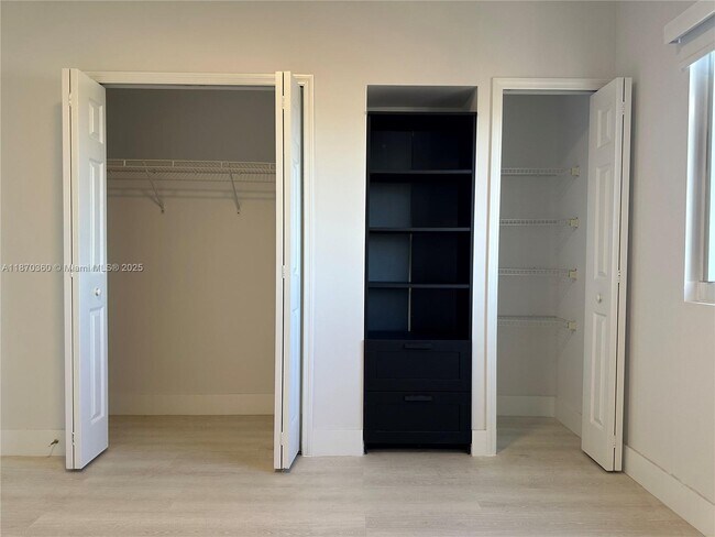 Building Photo - 3500 Coral Wy