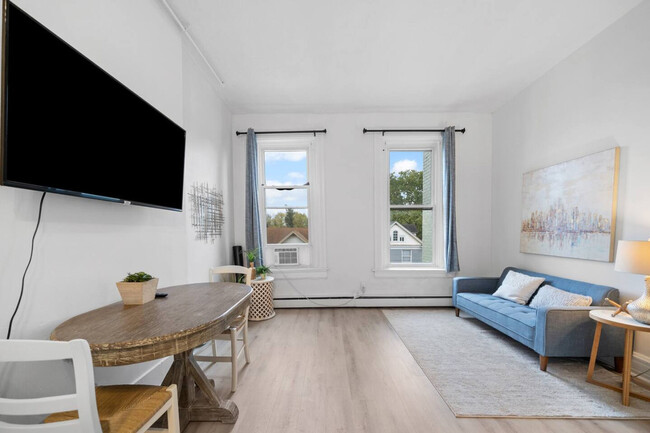Primary Photo - 242 Mccormick Pl