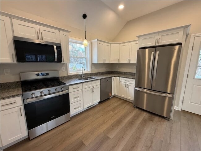 Building Photo - 265 Dunstable Rd