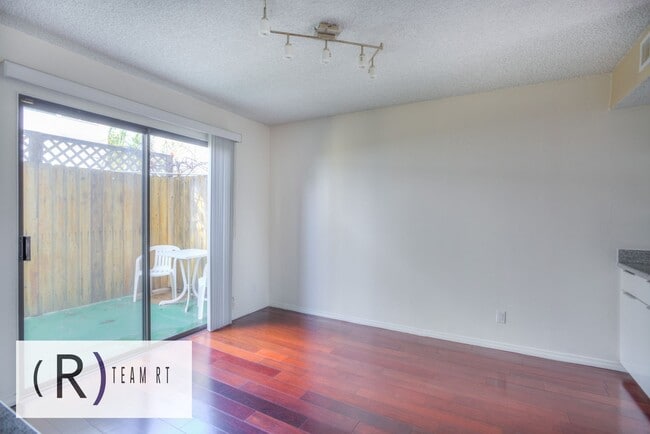 Building Photo - Gorgeous townhouse in a quiet 6-unit gated complex
