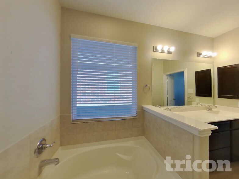 Building Photo - 7950 Headwaters Trail