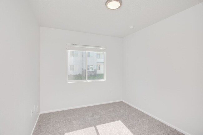 Building Photo - Experience Caldwell Living: Beautiful BRAND NEW 3 Bedroom Apartments!