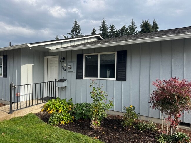 Primary Photo - Available now!!! Beautiful Springfield Condo in 55 and over community!