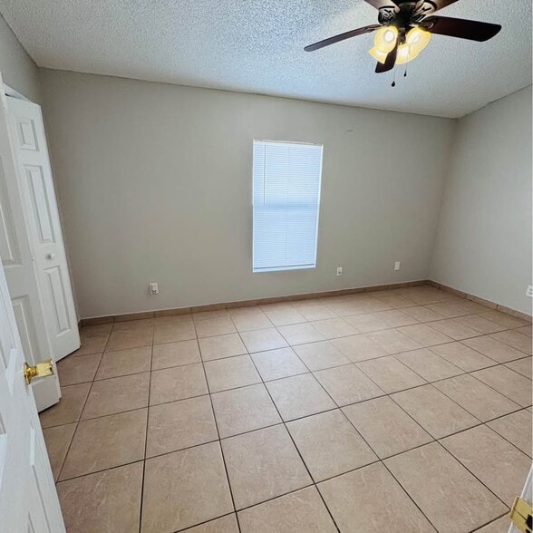 Building Photo - 9355 Dearmont Ave