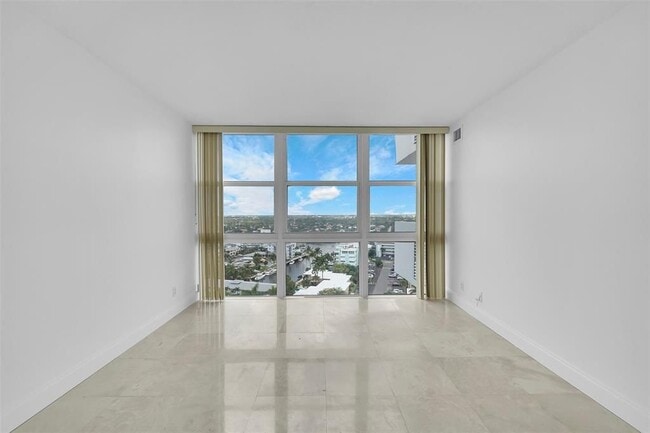 Building Photo - 2841 N Ocean Blvd