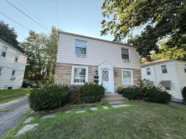 Building Photo - 2042 13th St